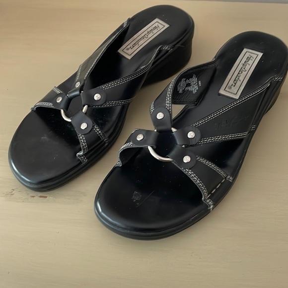 earth harley sandals